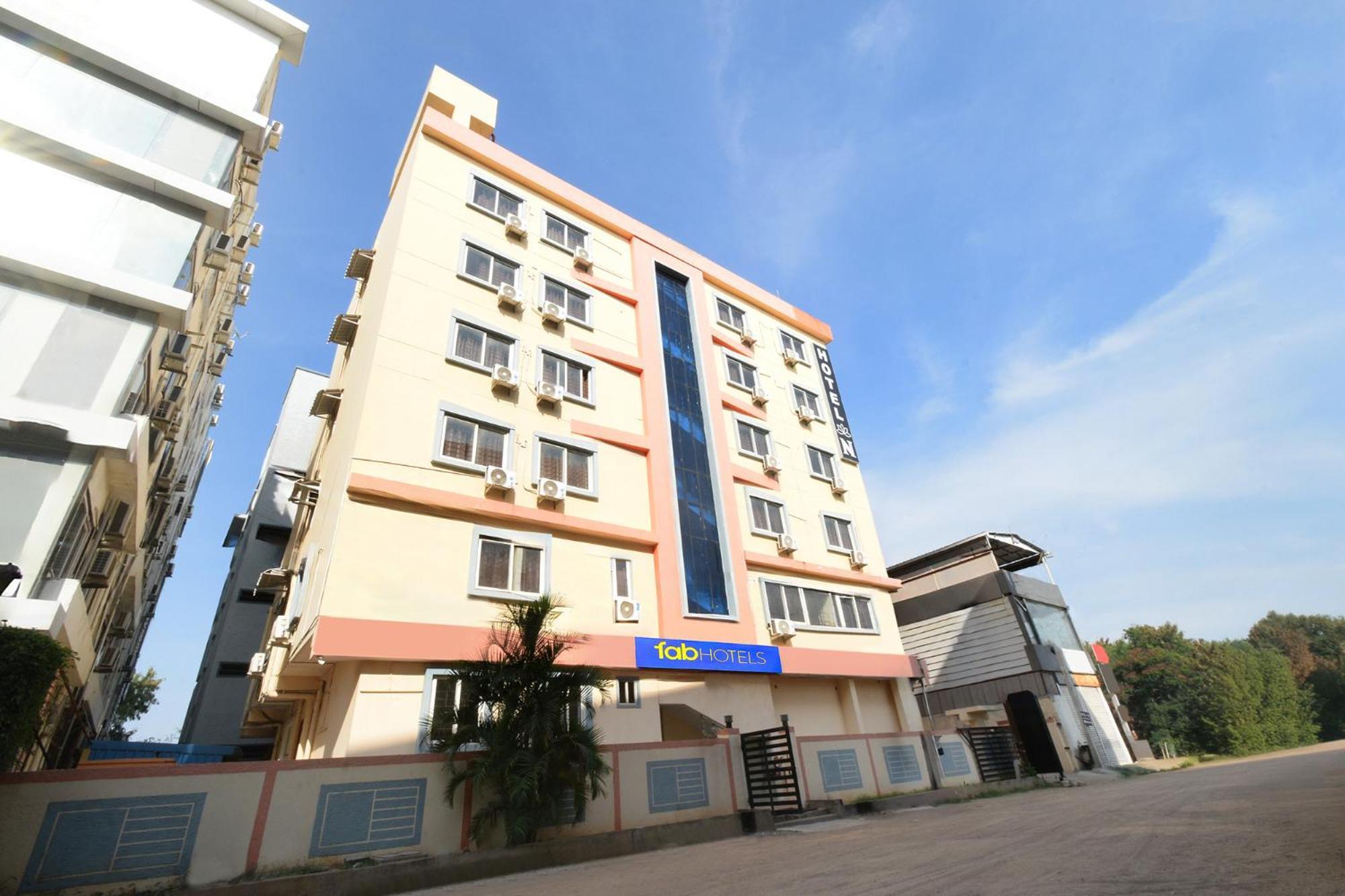 Fabhotel N Residency, Hitech City - 350M From Yashoda Hospital, Hitech City Haïdarabad Extérieur photo