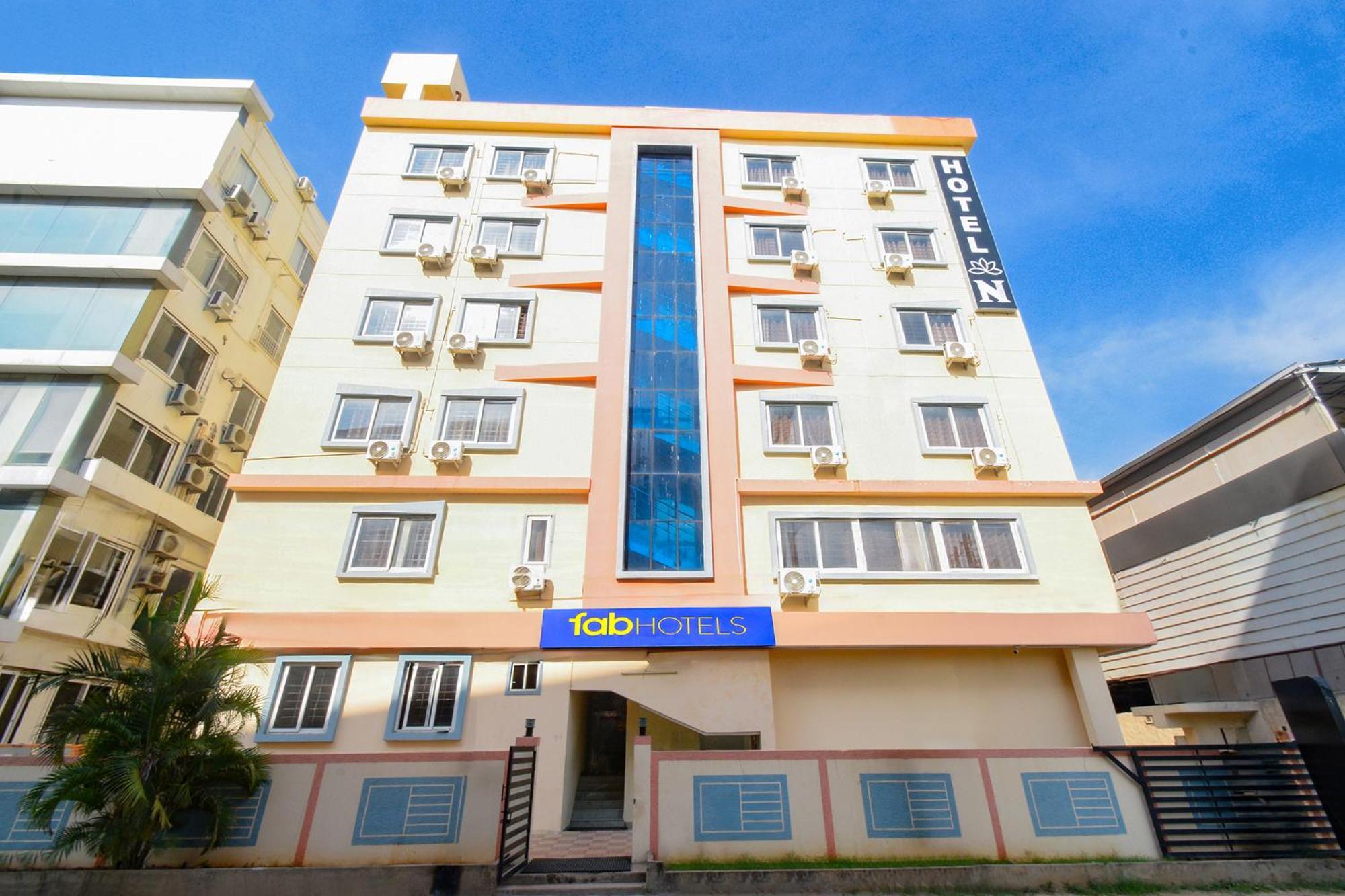 Fabhotel N Residency, Hitech City - 350M From Yashoda Hospital, Hitech City Haïdarabad Extérieur photo